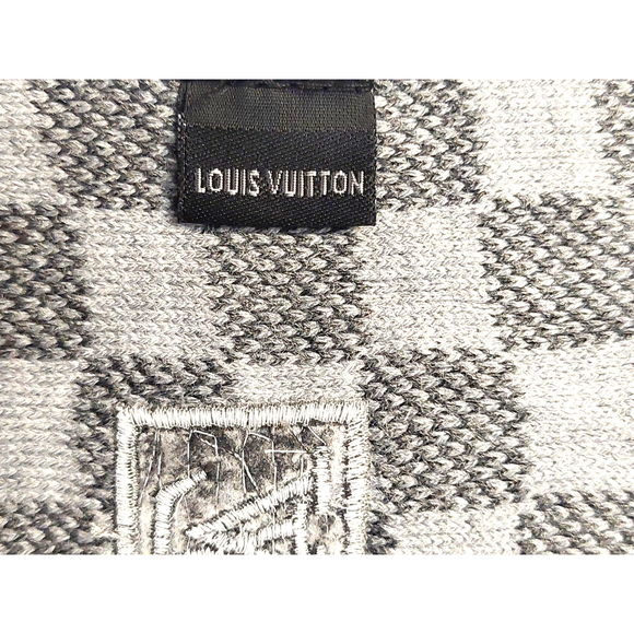 LOUIS VUITTON Petit Damier Graphite Scarf Black Gray Pre-Owned - Picture 10 of 12